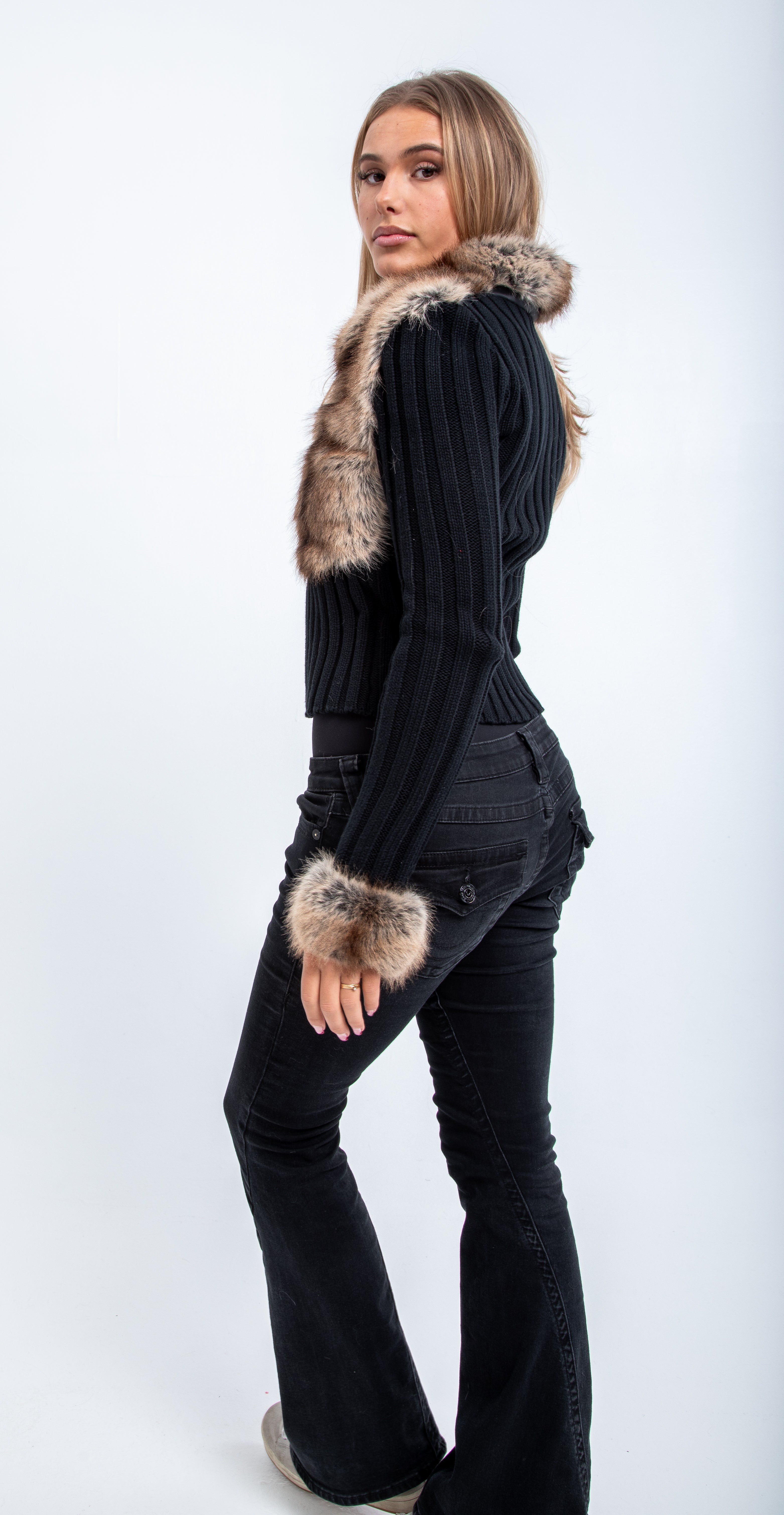 Cardigan Fur - White/Black