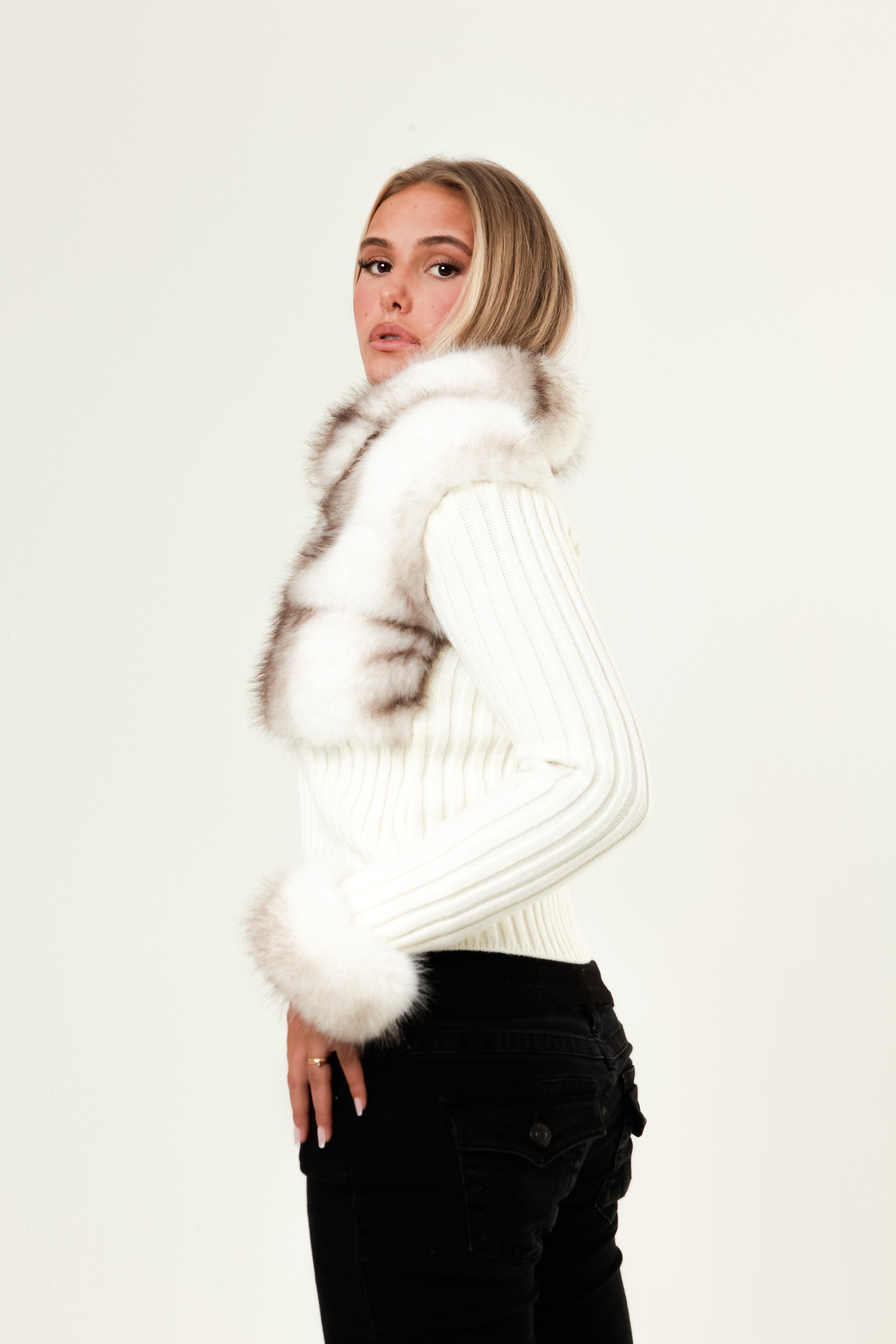 Cardigan Fur - White/Black