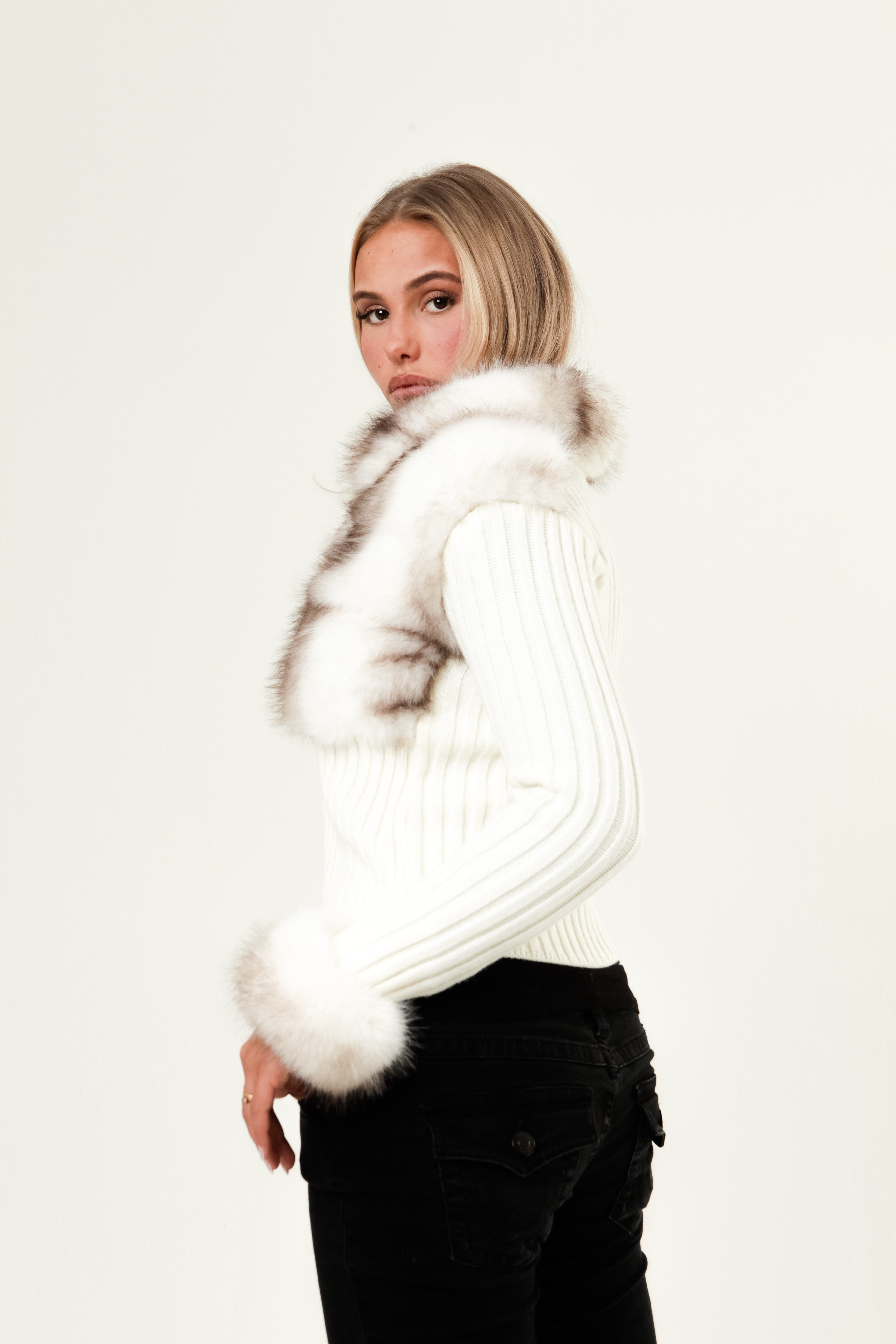 Cardigan Fur - White/Black