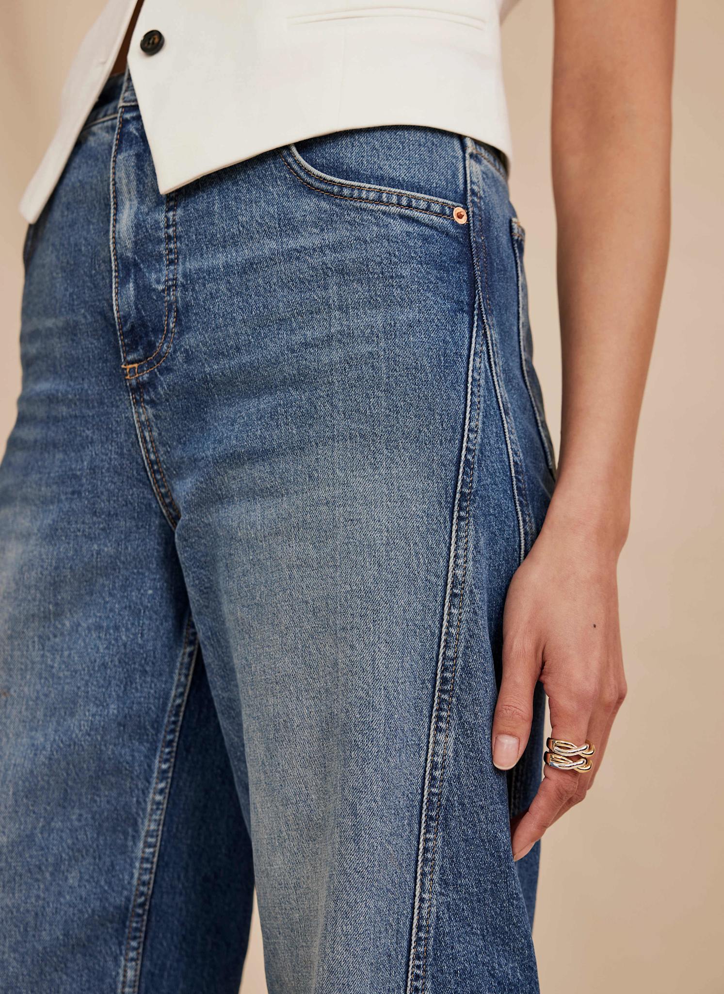 Cropped Barrel Leg Jeans